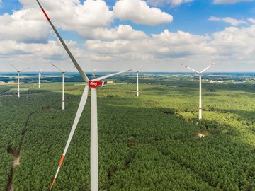 Der Windpark Kolkwitz aus der Vogelperspektive aufgenommen mit einer Drohne. Der Windpark Kolkwitz aus der Vogelperspektive aufgenommen mit einer Drohne.